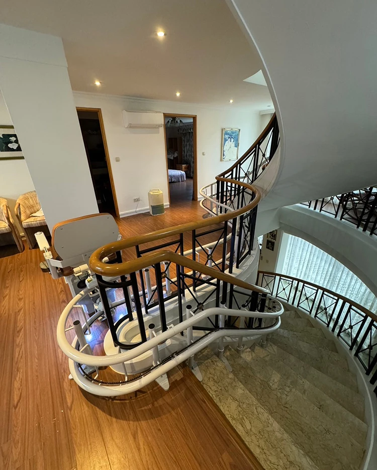 Arc-staircase-Curved-brown-1Fto3F (5)